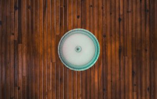 manchas pared madera