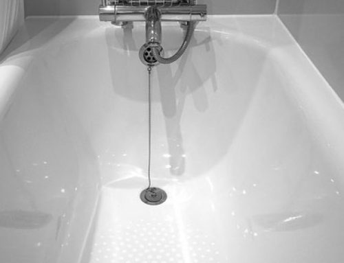Tip albañiles: Cómo realizar un ligado impermeable al borde de una bañera