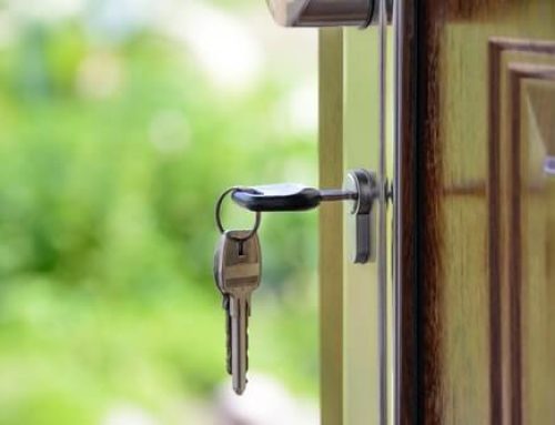 ¿Cómo sacar una llave rota de una cerradura?