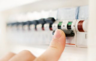 ¿Por qué pasar de instalación trifásica a monofásica?