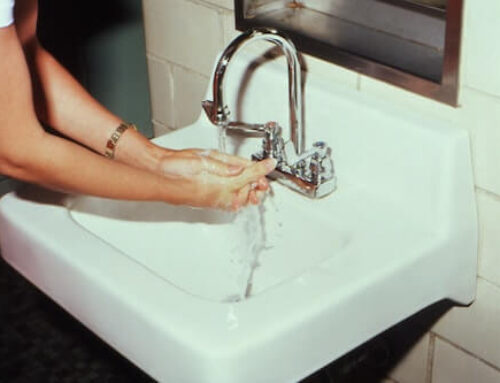 ¿Qué caída debe tener un desagüe?